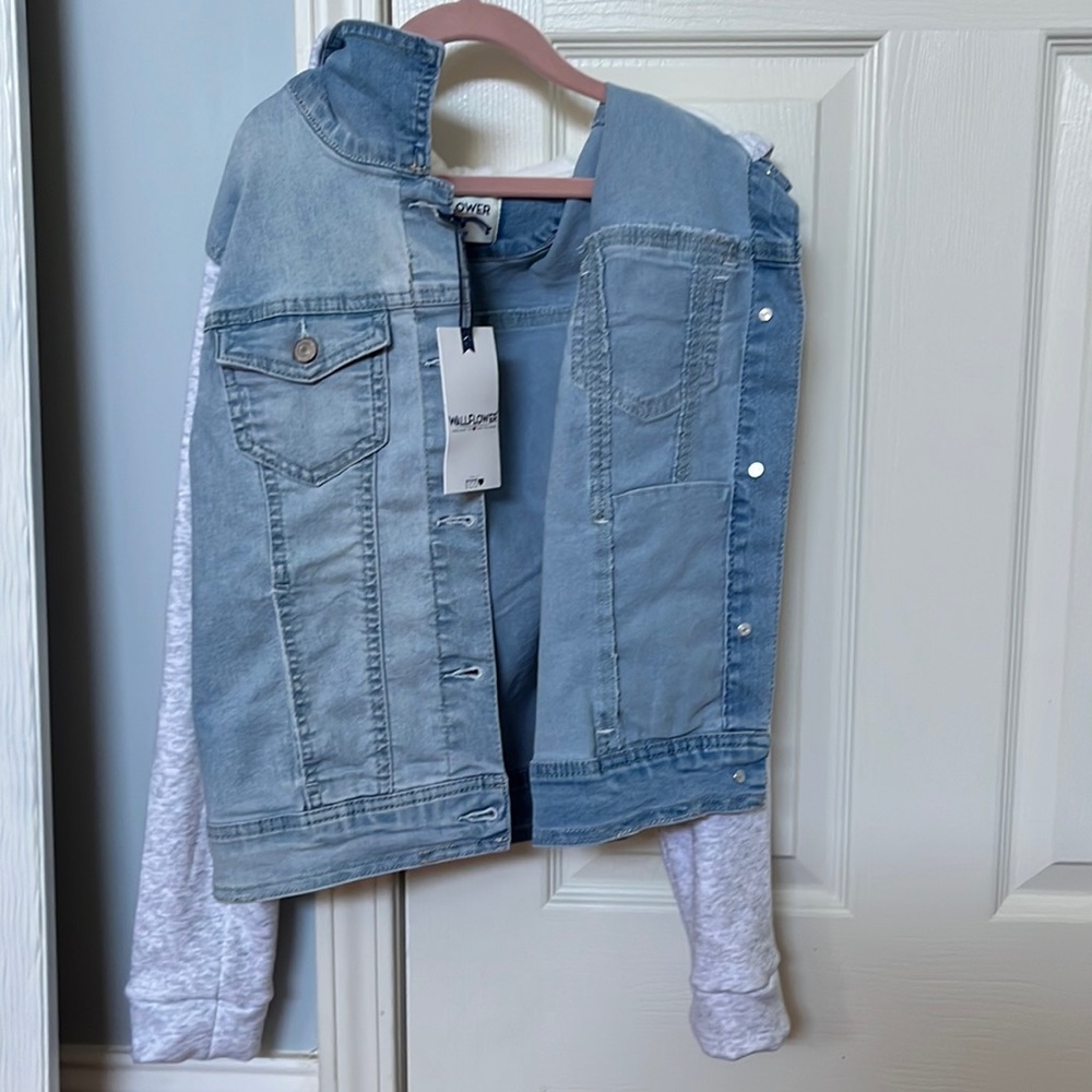 Kohls junior M jean jacket sweatshirt